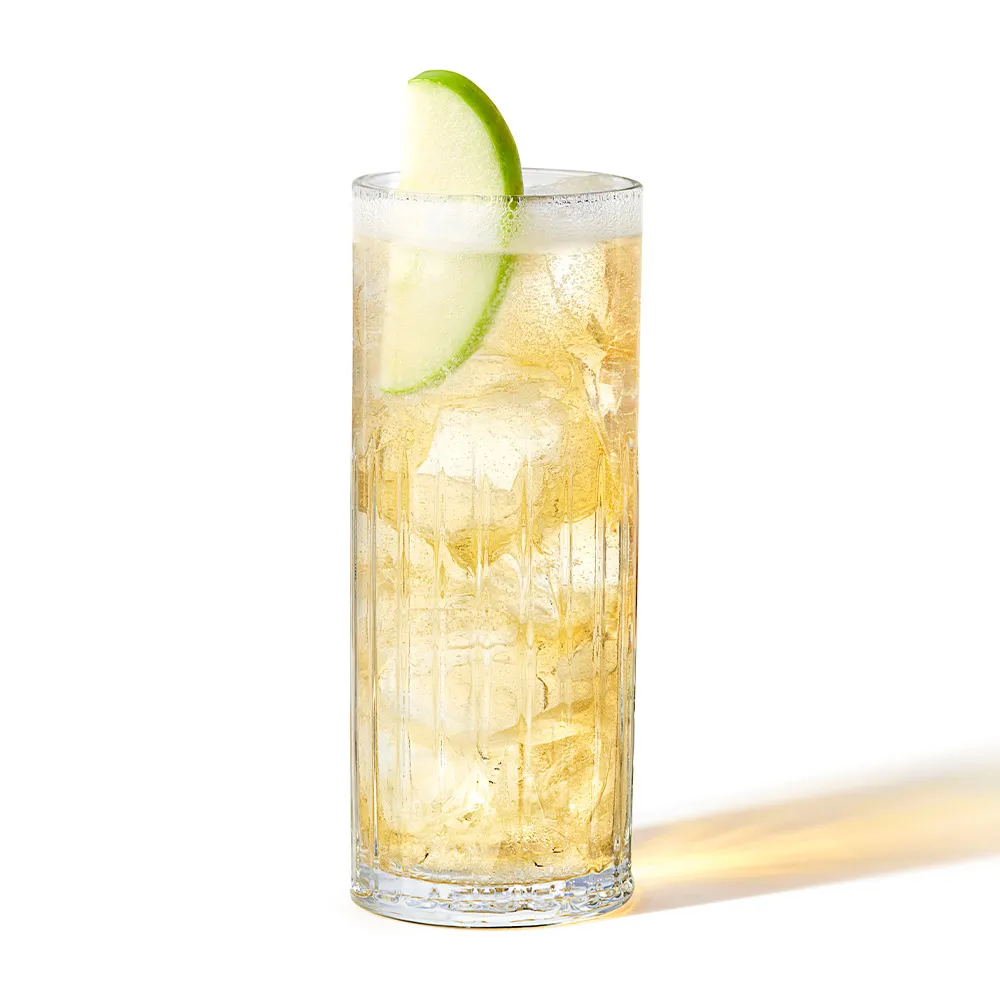 Jim beam apple highball cocktail